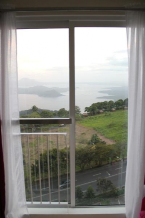 Cozy Nook Taal View